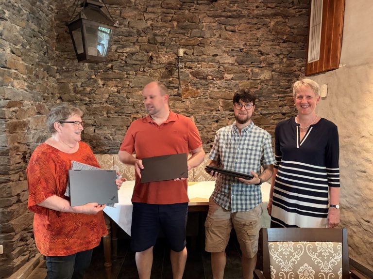 Kinderschutzbund Cochem-Zell e. V. gewinnt Notebooks von der Debeka